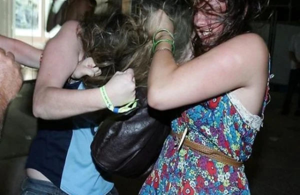 Bakıda avtobusda qadınların biabırçı görüntüsü: "Az,kaftar..."