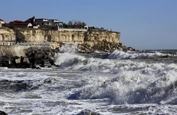 SON DƏQİQƏ!Xəzərdə təhlükə var,fırtına sahilə çatır