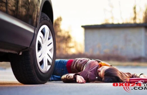 Tələbəni maşın vurdu