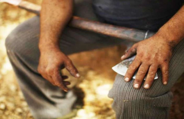 Qaynata 30 yaşlı gəlinini buna görə baltalayıb - Təfərrüat