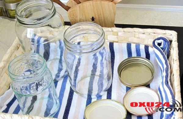 Qadın bankaların üzərinə yıxıldı, qarnı deşildi