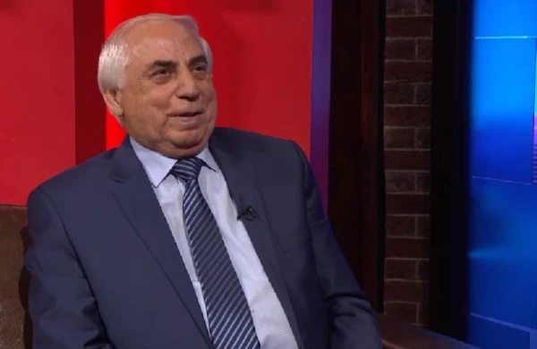 Efirdə Hadı Rəcəbliyə gözlənilməz sual: "Sizi niyə söyürlər?" - VİDEO