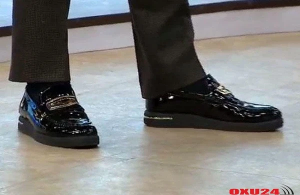 Zaur efirə qızıl ayaqqabıda gələn müğənnini BİABIR ETDİ: 50 minlik ayaqqabı ... - FOTO