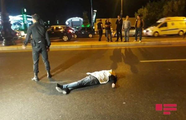 Bakıda DƏHŞƏTLİ qəza: "Vito" piyadanın üstündən keçdi