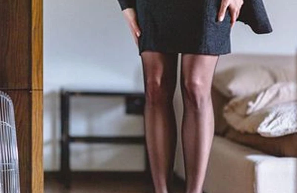 Məktəbin katibəsi şagirdlə dəfələrlə cinsi əlaqədə olubmuş - Həbs edildi