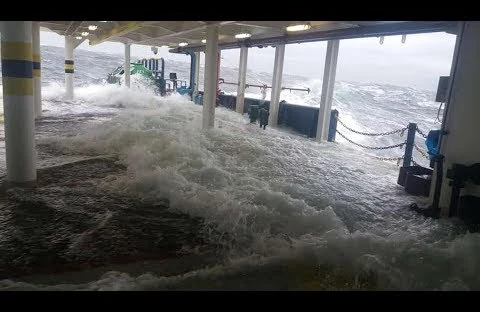 SON DƏQİQƏ! Xəzərdən acı xəbər gəldi:3 nəfər xilas edildi