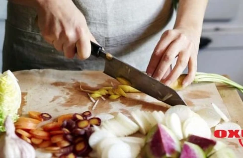 Nəyə görə menstruasiya günləri qadın yemək bişirməməlidir? – Kişi bu yeməyi yeyərsə…