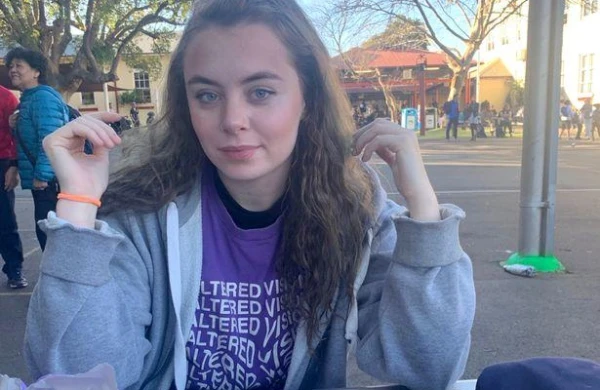 İki cinsiyyət orqanının olduğunu 19 yaşında öyrənən qız dəhşətə gəldi - FOTO