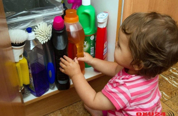 Uşaq səhvən kimyəvi maddə içibsə, nə etməli?