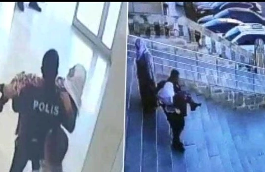 Polis 85 yaşlı qadını qucağında apardı