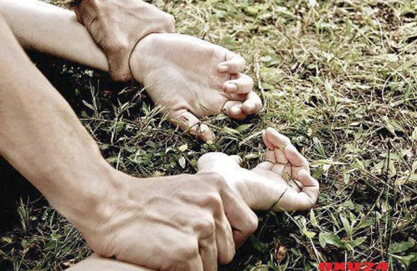 "Sevişmə səhnəsində qadın ehtirasdan otları yolurdu" - FOTO