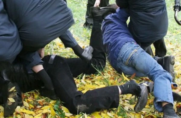 Bakıda  qızlara söz atan  oğlan  öldürüldü