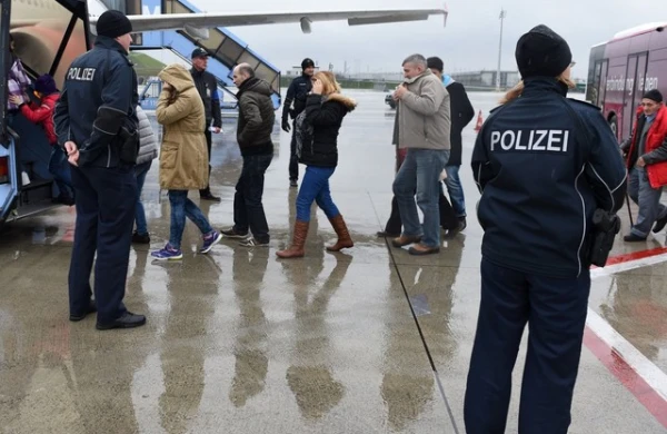 61 nəfər Azərbaycana deportasiya edildi