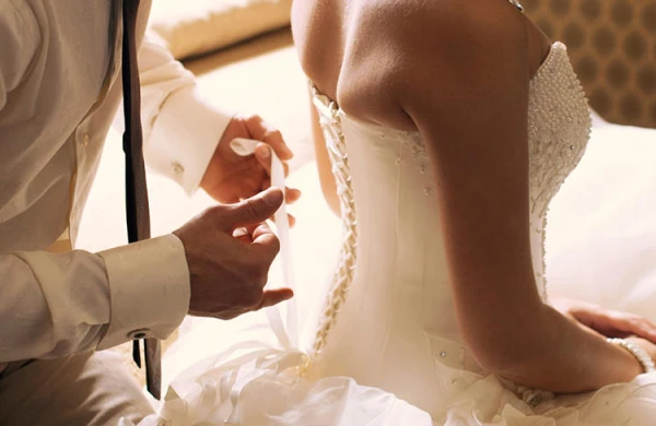 Kişini toy gecəsi belə aldadırlarmış - Bakirə olmayan qızların yeni fırıldağı...