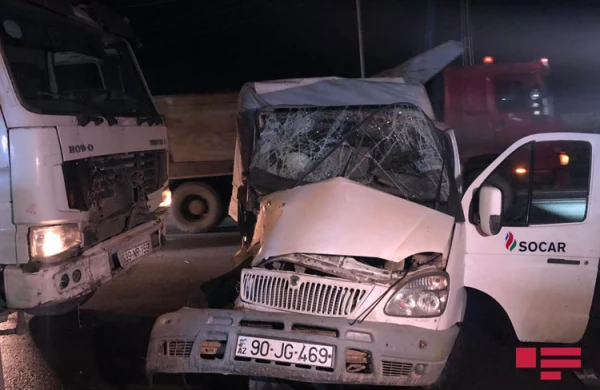 "QAZel" "KamAZ"-ın altında qaldı:Sürücünün oğlu öldü