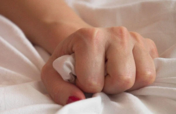 İntim münasibətdən sonra sevgilisini öldürən qadından ağlasığmaz hərəkət