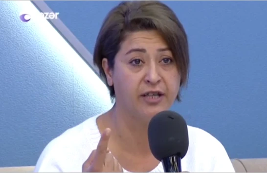 Azərbaycanda ana qızını polisə döydürdü, çılpaq halda küçəyə atdı - ŞOK HADİSƏ