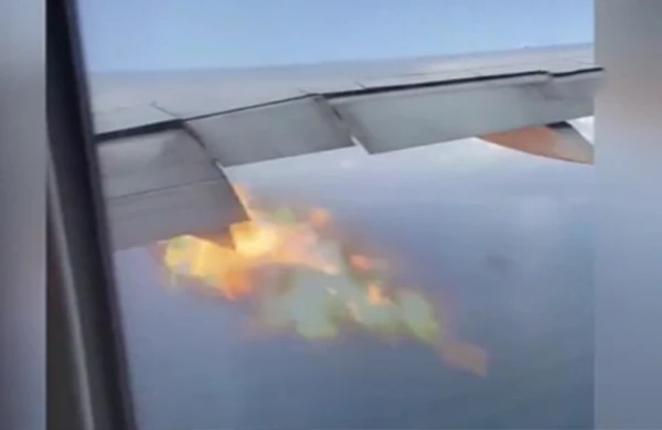 347 nəfərin olduğu təyyarə havada yandı - ŞOK VİDEO
