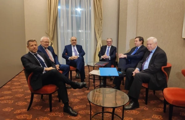 Azərbaycan və Ermənistan XİN başçılarının görüşü başladı