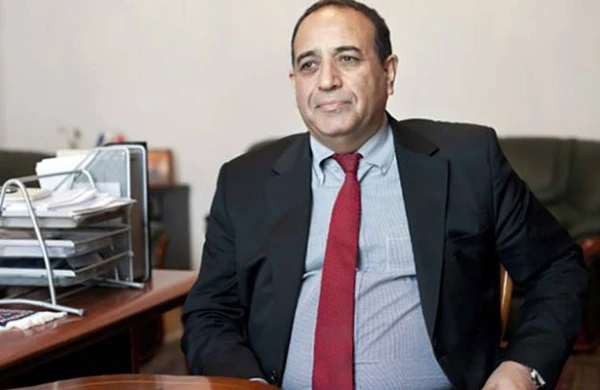 Vilayət Quliyev eks-naziri oğurluqda ittiham etdi