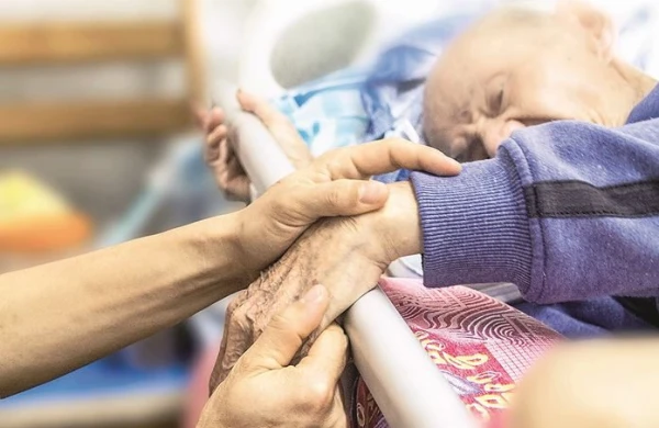 Yaşlı valideyninə baxmaqdan imtina edən övladı hansı cəza gözləyir? - Vəkil ŞƏRHİ