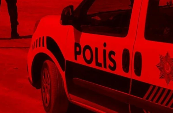 Qorxunc qətl - Otaq yoldaşlarının başını kəsib polisə təslim oldu