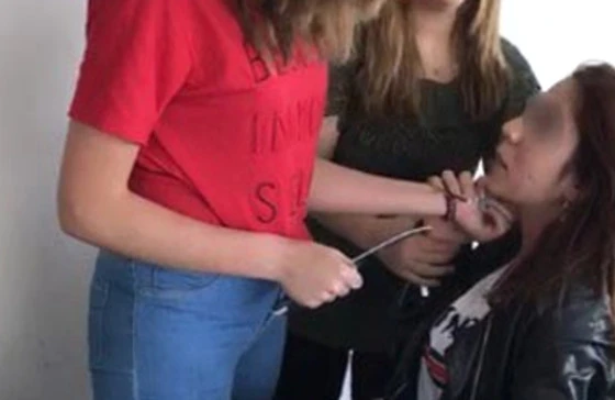 Azərbaycanda dəhşət: Qızlarla  eyş-işrət  məclisində  qan düşdü, oğlan bıçaqlandı – Təfərrüat