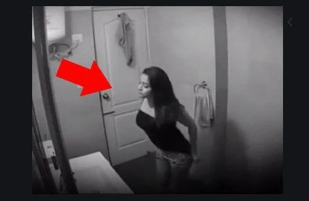 Ər hamama gizli kamera yerləşdirdi - Xanımı dəhşətə gəldi