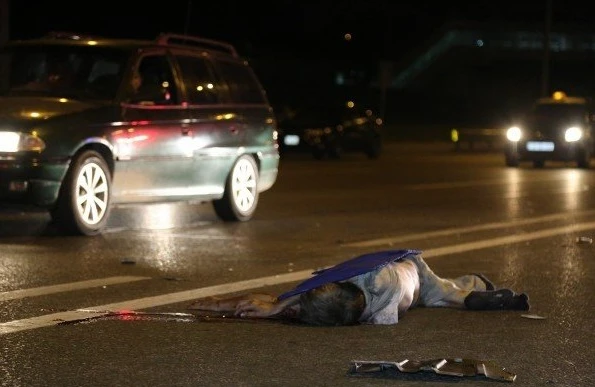 Bakıda "KamAZ" iki tələbənin üstündən belə keçdi (18+VİDEO)