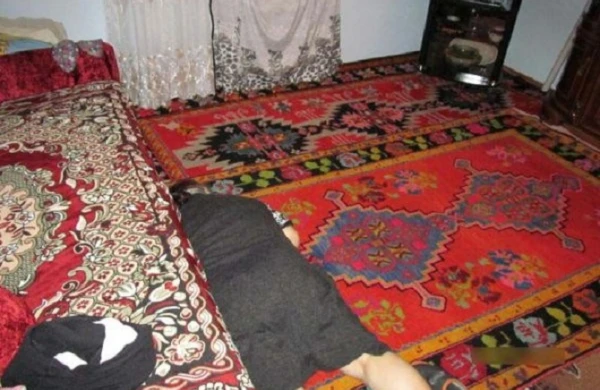 Bakıda 31 yaşlı qadın bacısının evində ölü tapılıb