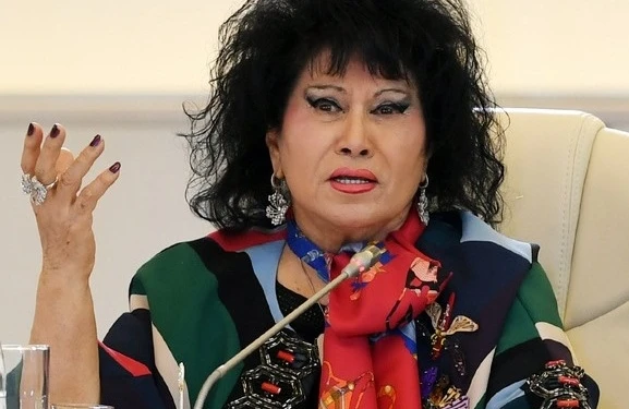 Zeynəb Xanlarova niyə ABŞ-a köçüb? - Köməkçisindən AÇIQLAMA