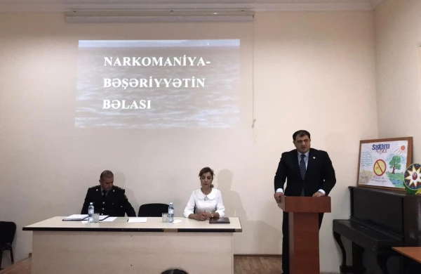 Xəzər polisindən nümunəvi addım: Rəis şagirdlərlə şəxsən görüşdü (FOTOLAR+VİDEO)