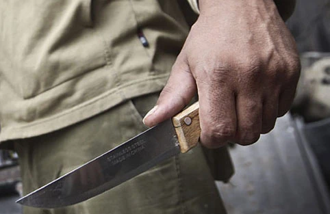 Bakıda qayın yeznəsini evində bıçaqlayıb qaçdı