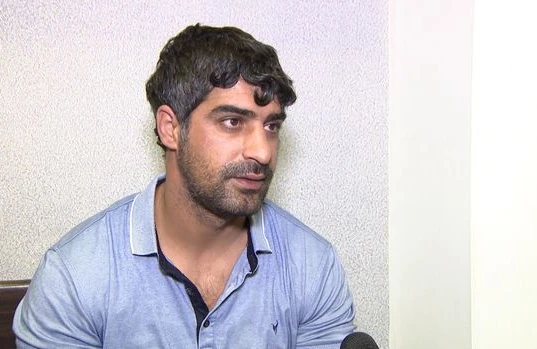 Bakıda insanlara hücum edən yarıçılpaq şəxs danışdı: “Viski götürdüm, dalımca gəldi...” - VİDEO