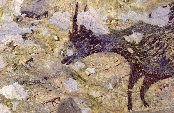 Qəribə məxluqlar təsvir olunan ən qədim qayaüstü şəkillər tapıldı