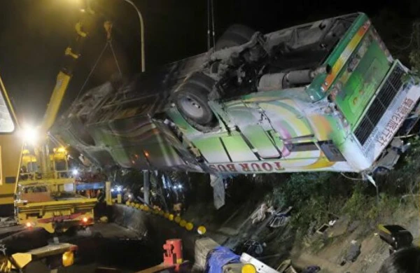 SON DƏQİQƏ: Zəvvarların olduğu avtobus qəzaya düşdü - 14 ölü var
