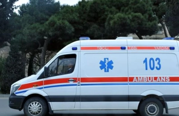 Bakıda avtomobil 5 yaşlı qızı vurdu – AYAĞI ƏZİLDİ