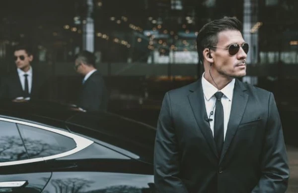 Cangüdənlə gəzən, evləri mühafizə olunan icra başçıları - Onlar kimdən, nədən qorxurlar?