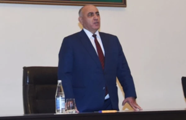 SON  DƏQIQƏ: icra başçısı əli qandallı bu dəqiqələrdə məhkəməyə gətirildi