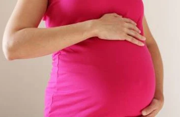 ŞOK: Azərbaycanlı gənc hamilə qadını diləndirdi, bunu görən restoran sahibi... - VİDEO