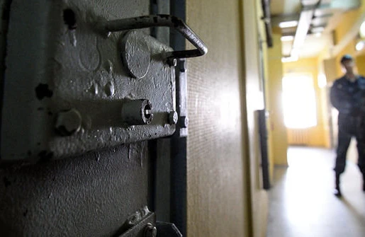 Həbsxanaya heroin keçirmək istəyən xala oğlu özünü işə saldı - FOTO