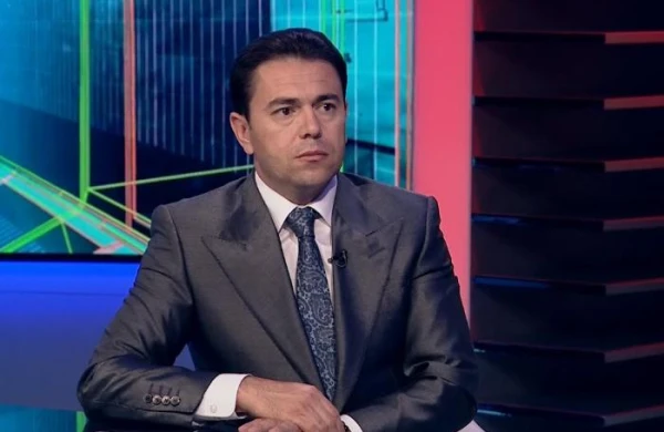 Mətbuat katibinin yazdığı statusu hansı məmur sildirib? -Mühafizəçi qalmaqalı böyüdü