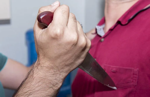 Bakıda dəhşət: Bıçağı gəncin ürəyinə sancdı