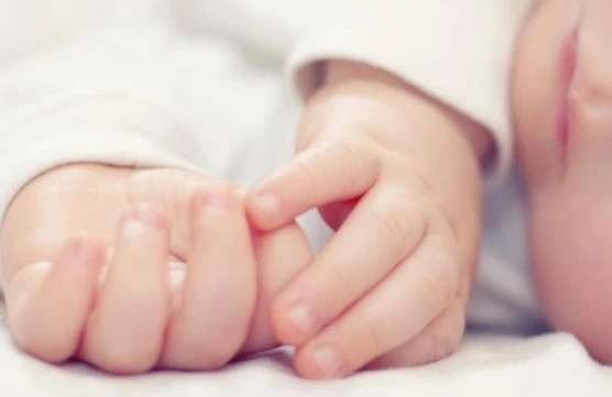 Gəncədə küçədə yeni doğulmuş körpə tapılıb