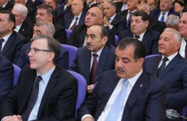 İcra başçılarının başı dərtdə   —  “Toxunulmazlar kastası”nı nə gözləyir?