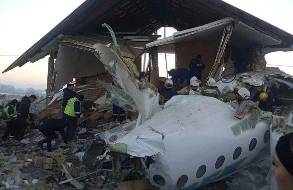 Qazaxıstandakı dəhşətli təyyarə qəzasında ölənlər arasında azərbaycanlı var? - AÇIQLAMA