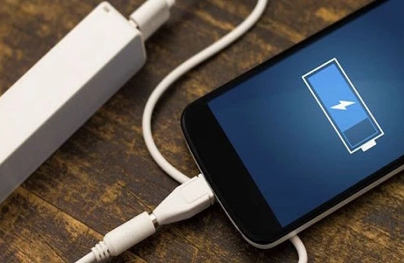 Telefonlarınızın batareyasını doldurarkən bunlara əməl edin — XƏBƏRDARLIQ