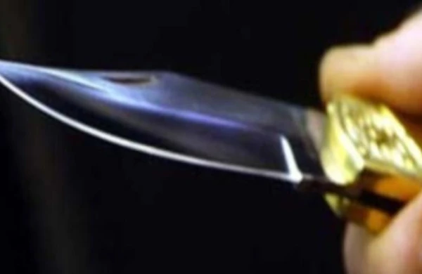 Bazar yaxınlığında qarət - Bıçaqla hədələyib 700 manat apardılar