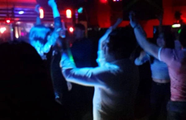 “Tarqovı”da gecə klubu müştəriləri girov saxladı — ŞOK OLAY