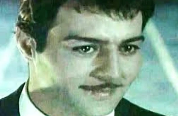 Anasının ölümünə səbəb olan, eyni tale ilə dünyasını dəyişən məhşur aktyor – HƏYAT HEKAYƏTİ